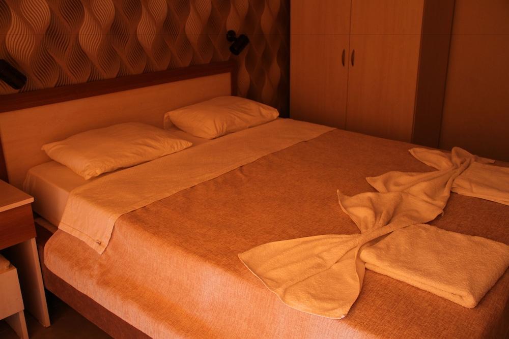 Saturn Hotel Кушадасы Экстерьер фото